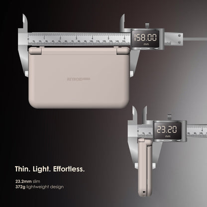 Retroid Pocket Duo Lite el konsolunun 158 mm genişliğini ve 23,2 mm kalınlığını gösteren ölçüm görseli.