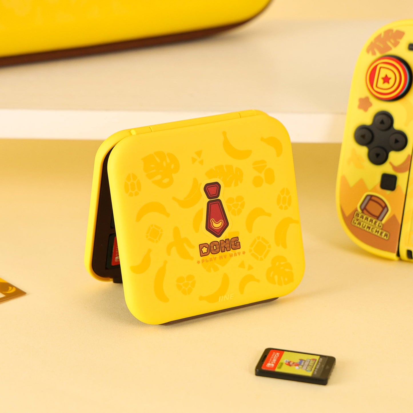 DATA FROG IINE Banana Hero Protective Case & Tempered Glass Film & Storage Bag & Game Card Case for Switch 2